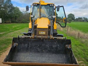 JCB 3CX backhoe loader for sale - J09088